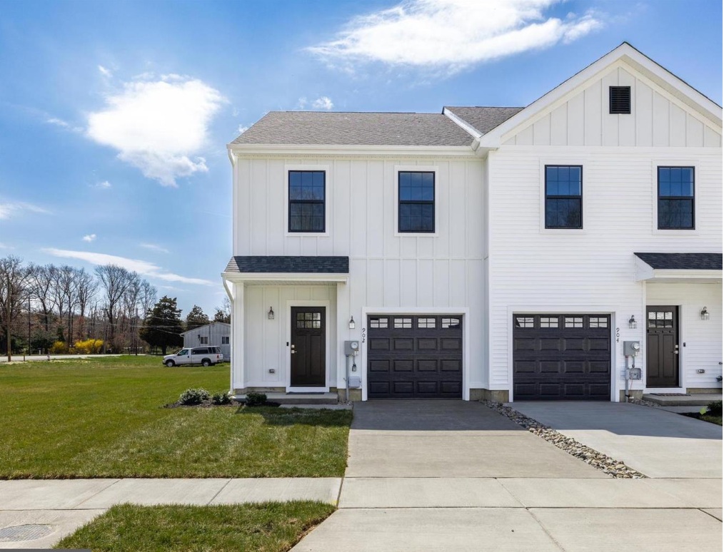 385 Tuckahoe Road - 968